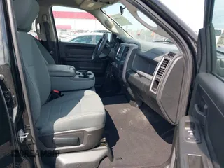 2020 Ram 1500 Tradesman z VIN 1C6RR6FG5LS151064, wystawiony jako IAAI lot #42044396 z przebiegiem 38 720 mil mil oraz . Historia ofert i sprzedaży dostępna na DreamBid. Obrazek 5.