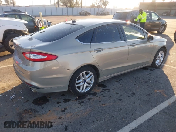 2015 Ford Fusion SE z VIN 3FA6P0H79FR137377, wystawiony jako IAAI lot #41345497 z przebiegiem 170 533 mil mil oraz . Historia ofert i sprzedaży dostępna na DreamBid. Obrazek 4.