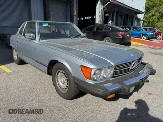 1981 Mercedes-Benz 380 SL z VIN WDBBA45A0BB007602, wystawiony jako IAAI lot #42175344 z przebiegiem 96 861 mil mil oraz . Historia ofert i sprzedaży dostępna na DreamBid. Obrazek 1.