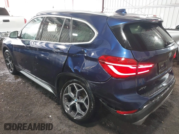 2019 BMW X1 xDrive28i z VIN WBXHT3C56K3H34720, wystawiony jako IAAI lot #42113497 z przebiegiem 64 906 mil mil oraz . Historia ofert i sprzedaży dostępna na DreamBid. Obrazek 6.