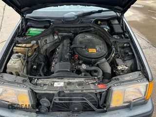 1989 Mercedes-Benz 300 E z VIN WDBEA30D2KB022367, wystawiony jako Copart lot #60087495 z przebiegiem 76 930 mil mil oraz Szkoda całkowita • Salvage title. Historia ofert i sprzedaży dostępna na DreamBid. Obrazek 7.