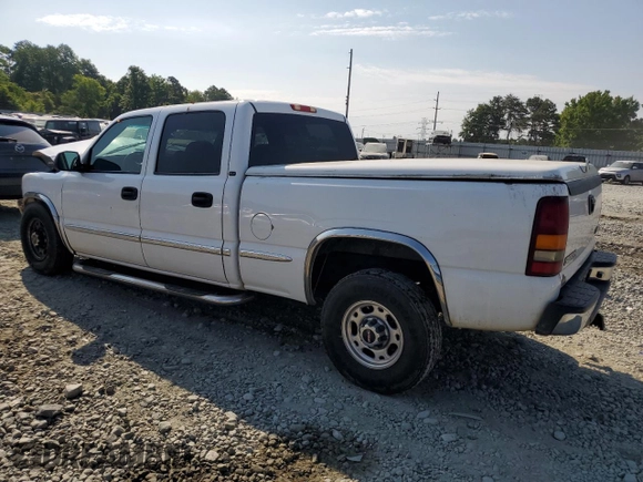 2002 GMC Sierra 1500HD SLE z VIN 1GTGC13U22F117864, wystawiony jako Copart lot #60396074 z przebiegiem Nie podano mil oraz Szkody całkowita. Historia ofert i sprzedaży dostępna na DreamBid. Obrazek 2.