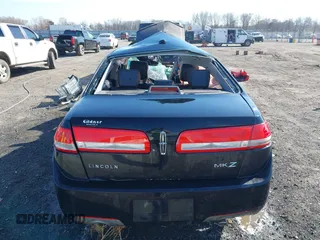2011 Lincoln MKZ z VIN 3LNHL2GC7BR768806, wystawiony jako IAAI lot #41654712 z przebiegiem 77 661 mil mil oraz . Historia ofert i sprzedaży dostępna na DreamBid. Obrazek 13.