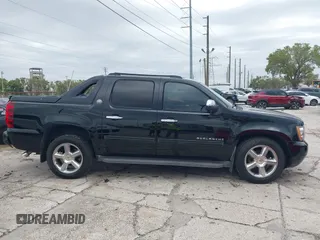 2013 Chevrolet Avalanche LT with VIN 3GNMCFE04DG120235, listed as a IAAI auction lot 41739179 with 77,861 mi miles and . Bid and sale history available at DreamBid. Image 13.
