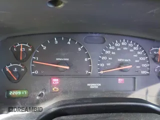 2002 Dodge Dakota with VIN 1B7FL16X72S642881, listed as a IAAI auction lot 42153560 with 220,917 mi miles and . Bid and sale history available at carsss.com. Image 7.