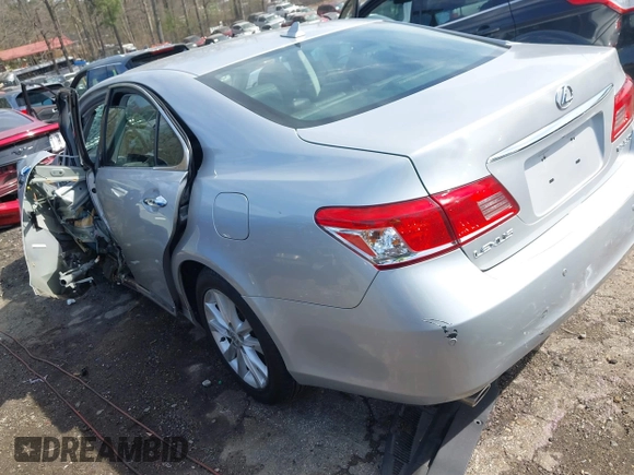 2010 Lexus ES with VIN JTHBK1EG1A2401432, listed as a IAAI auction lot 41823424 with Not Provided miles. Bid and sale history available at carsss.com. Image 3.