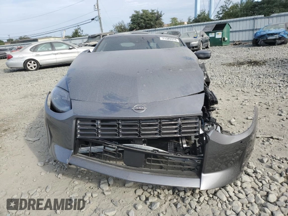 2024 Nissan Z Sport z VIN JN1BZ4AH7RM362538, wystawiony jako Copart lot #71589374 z przebiegiem Nie podano mil oraz Szkoda całkowita • Salvage title. Historia ofert i sprzedaży dostępna na DreamBid. Obrazek 5.