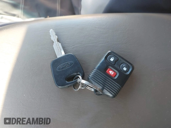 2002 Ford Escape XLT with VIN 1FMCU03112KC92704, listed as a IAAI auction lot 41807550 with 105,762 mi miles and . Bid and sale history available at DreamBid. Image 11.