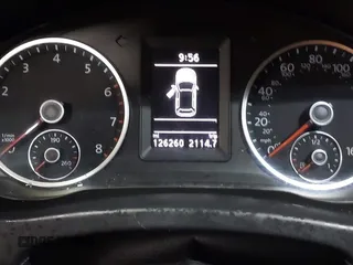 2014 Volkswagen Tiguan S z VIN WVGBV3AXXEW045826, wystawiony jako IAAI lot #42173285 z przebiegiem 126 260 mil mil oraz . Historia ofert i sprzedaży dostępna na DreamBid. Obrazek 7.