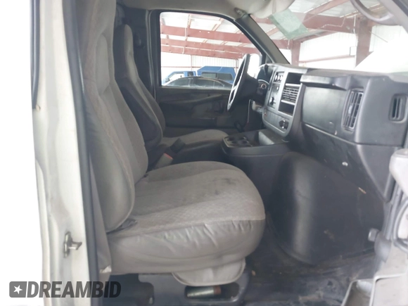 2008 GMC Savana Cargo with VIN 1GTGG256581108641, listed as a IAAI auction lot 42115868 with 178,251 mi miles. Bid and sale history available at carsss.com. Image 5.