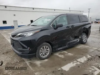 2022 Toyota Sienna LE z VIN 5TDKSKFC7NS067165, wystawiony jako Copart lot #49284345 z przebiegiem 22 021 mil mil oraz Szkoda całkowita • Salvage title. Historia ofert i sprzedaży dostępna na DreamBid. Obrazek 1.