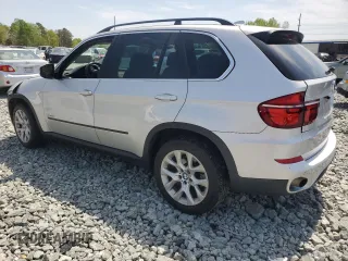 2013 BMW X5 xDrive35i z VIN 5UXZV4C53D0E03842, wystawiony jako Copart lot #52926155 z przebiegiem 178 275 mil mil oraz Szkoda całkowita • Salvage title. Historia ofert i sprzedaży dostępna na DreamBid. Obrazek 2.