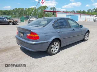 2004 BMW 3 Series 325xi with VIN WBAEU33414PM61213, listed as a IAAI auction lot 42201782 with 138,327 mi miles and . Bid and sale history available at carsss.com. Image 4.