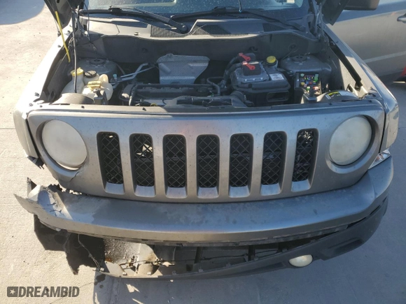 2014 Jeep Patriot Sport with VIN 1C4NJPBA1ED602262, listed as a Copart auction lot 49921605 with 165,828 mi miles and Salvage Title. Bid and sale history available at carsss.com. Image 12.