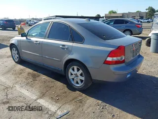 2006 Volvo S40 2.4L z VIN YV1MS390162205592, wystawiony jako IAAI lot #42172044 z przebiegiem 197 463 mil mil oraz . Historia ofert i sprzedaży dostępna na DreamBid. Obrazek 3.