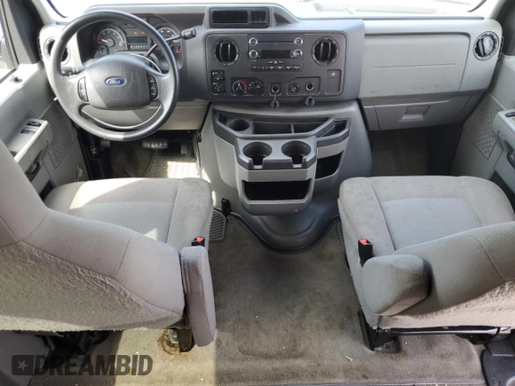2013 Ford Econoline Passenger XL z VIN 1FBNE3BL6DDA95344, wystawiony jako Copart lot #53704825 z przebiegiem 204 281 mil mil oraz Czysty tytuł • Clean title. Historia ofert i sprzedaży dostępna na DreamBid. Obrazek 8.
