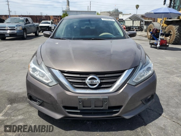 2017 Nissan Altima SV z VIN 1N4AL3AP5HC122605, wystawiony jako Copart lot #55948535 z przebiegiem 101 575 mil mil oraz Szkoda całkowita • Salvage title. Historia ofert i sprzedaży dostępna na DreamBid. Obrazek 5.