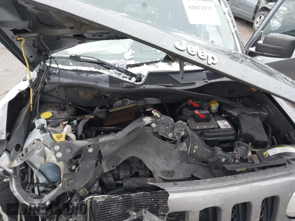 2013 Jeep Patriot Latitude with VIN 1C4NJPFB8DD218948, listed as a IAAI auction lot 41072937 with 126,140 mi miles and . Bid and sale history available at carsss.com. Image 10.