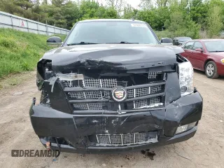 2013 Cadillac Escalade Premium z VIN 1GYS4CEF1DR369652, wystawiony jako Copart lot #57484115 z przebiegiem 93 013 mil mil oraz Nie do naprawy • Non repairable. Historia ofert i sprzedaży dostępna na DreamBid. Obrazek 5.
