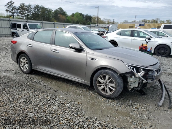 2018 Kia Optima S z VIN 5XXGT4L32JG208593, wystawiony jako Copart lot #51272265 z przebiegiem 239 395 mil mil oraz Szkoda całkowita • Salvage title. Historia ofert i sprzedaży dostępna na DreamBid. Obrazek 4.