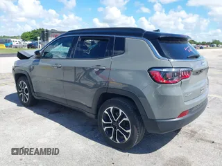2024 Jeep Compass Limited z VIN 3C4NJDCN4RT595341, wystawiony jako IAAI lot #42577790 z przebiegiem 42 995 mil mil oraz . Historia ofert i sprzedaży dostępna na DreamBid. Obrazek 3.
