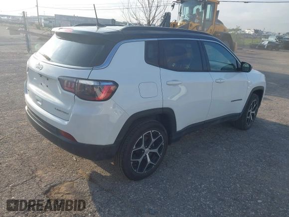 2024 Jeep Compass Limited z VIN 3C4NJDCN7RT100839, wystawiony jako IAAI lot #42714163 z przebiegiem 37 347 mil mil oraz . Historia ofert i sprzedaży dostępna na DreamBid. Obrazek 4.