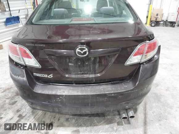 2011 Mazda Mazda6 i Sport with VIN 1YVHZ8BH4B5M30639, listed as a IAAI auction lot 41695216 with 190,338 mi miles. Bid and sale history available at carsss.com. Image 6.