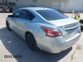 2015 Nissan Altima S with VIN 1N4AL3AP0FN901492, listed as a IAAI auction lot 42101723 with 138,251 mi miles and . Bid and sale history available at carsss.com. Image 3.