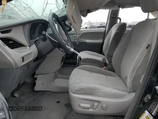 2018 Toyota Sienna LE Auto Access Seat with VIN 5TDKZ3DC6JS924316, listed as a Copart auction lot 61822215 with 123,396 mi miles and Salvage title. Bid and sale history available at DreamBid. Image 7.