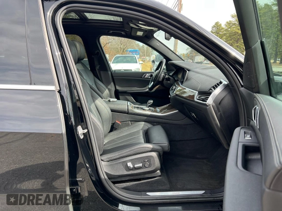 2019 BMW X5 xDrive40i with VIN 5UXCR6C57KLL62128, listed as a Copart auction lot 49959995 with 154,636 mi miles and Clean title. Bid and sale history available at DreamBid. Image 5.