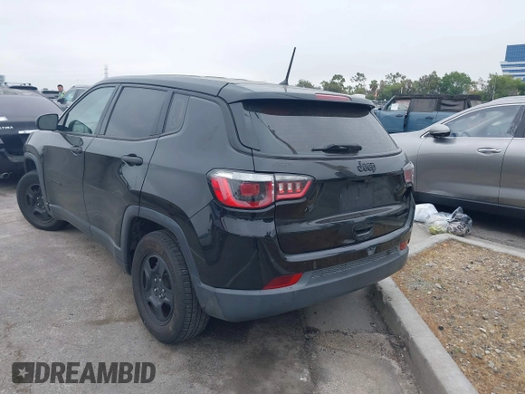2018 Jeep Compass Sport z VIN 3C4NJCAB2JT250946, wystawiony jako IAAI lot #42444503 z przebiegiem 159 960 mil mil oraz . Historia ofert i sprzedaży dostępna na DreamBid. Obrazek 3.