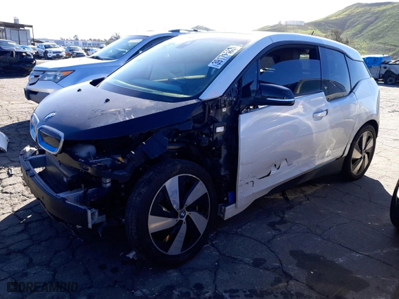 2015 BMW i3 with VIN WBY1Z4C58FV501401, listed as a Copart auction lot 39171583 with 41,220 mi miles. Bid and sale history available at carsss.com. Image 1.