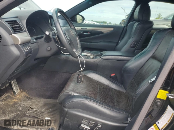 2013 Lexus LS 460 z VIN JTHCL5EF0D5019587, wystawiony jako Copart lot #56037955 z przebiegiem 139 382 mil mil oraz Szkoda całkowita • Salvage title. Historia ofert i sprzedaży dostępna na DreamBid. Obrazek 7.