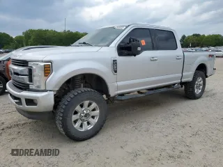 2019 Ford F-250 XL z VIN 1FT7W2B62KED22851, wystawiony jako Copart lot #52988005 z przebiegiem 144 616 mil mil oraz Czysty tytuł • Clean title. Historia ofert i sprzedaży dostępna na DreamBid. Obrazek 1.