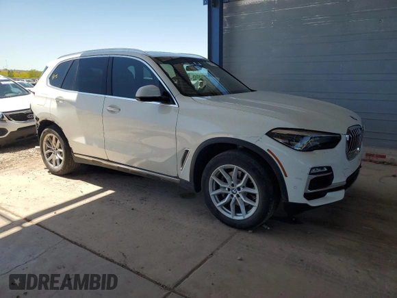 2020 BMW X5 xDrive40i with VIN 5UXCR6C0XL9B21721, listed as a Copart auction lot 53701205 with 31,397 mi miles and Salvage Title. Bid and sale history available at carsss.com. Image 4.