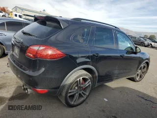 2012 Porsche Cayenne Turbo z VIN WP1AC2A27CLA81085, wystawiony jako Copart lot #85817344 z przebiegiem 109 441 mil mil oraz Szkoda całkowita • Salvage title. Historia ofert i sprzedaży dostępna na DreamBid. Obrazek 3.