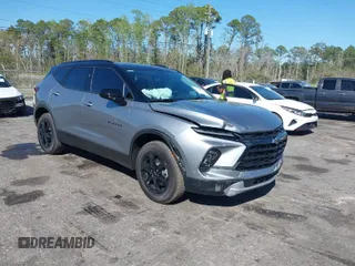 2025 Chevrolet Blazer LT z VIN 3GNKBCR43SS167613, wystawiony jako IAAI lot #41838459 z przebiegiem 135 mil mil oraz . Historia ofert i sprzedaży dostępna na DreamBid. Obrazek 1.