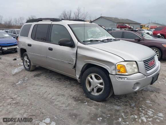 2006 GMC Envoy XL SLE with VIN 1GKET16S866155093, listed as a IAAI auction lot 41222564 with 212,852 mi miles. Bid and sale history available at carsss.com. Image 1.
