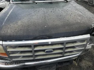 1996 Ford F-250 z VIN 1FTHF26F2TEA79509, wystawiony jako Copart lot #84965044 z przebiegiem 366 844 mil mil oraz Szkoda całkowita • Salvage title. Historia ofert i sprzedaży dostępna na DreamBid. Obrazek 11.