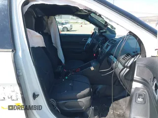2017 Ford Police Interceptor Utility z VIN 1FM5K8AR7HGA77216, wystawiony jako IAAI lot #41781753 z przebiegiem 151 245 mil mil oraz . Historia ofert i sprzedaży dostępna na DreamBid. Obrazek 5.