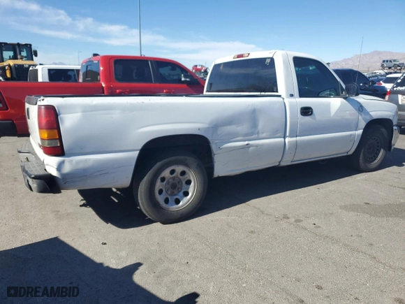 2000 GMC New Sierra 1500 SL with VIN 1GTEC14V5YE373395, listed as a Copart auction lot 45029735 with 260,416 mi miles and Clean Title. Bid and sale history available at carsss.com. Image 3.