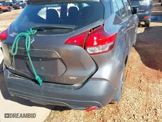 2018 Nissan Kicks SV with VIN 3N1CP5CU9JL545559, listed as a IAAI auction lot 41365421 with 110,357 mi miles. Bid and sale history available at carsss.com. Image 17.