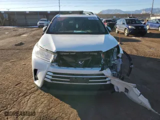 2017 Toyota Highlander XLE with VIN 5TDJZRFH8HS420884, listed as a Copart auction lot 42824885 with 168,163 mi miles and Salvage Title. Bid and sale history available at carsss.com. Image 5.
