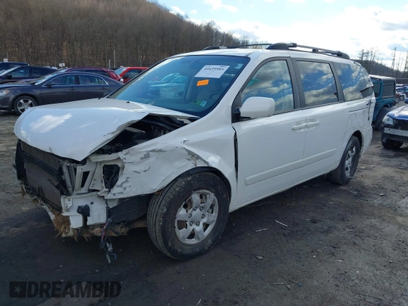 2008 Kia Sedona LX with VIN KNDMB233486240593, listed as a IAAI auction lot 41639585 with 173,067 mi miles. Bid and sale history available at carsss.com. Image 2.