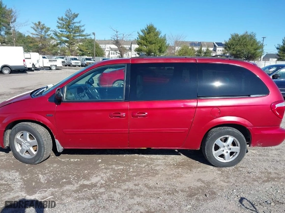 2007 Dodge Grand Caravan SXT with VIN 2D4GP44L77R205470, listed as a IAAI auction lot 41812914 with 153,383 mi miles. Bid and sale history available at carsss.com. Image 14.