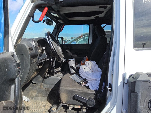 2018 Jeep Wrangler JK Unlimited Sport with VIN 1C4BJWDG5JL892018, listed as a Copart auction lot 44636045 with 92,240 mi miles and Clean Title. Bid and sale history available at carsss.com. Image 5.