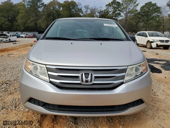2013 Honda Odyssey LX with VIN 5FNRL5H26DB085452, listed as a Copart auction lot 47459205 with 81,341 mi miles and Salvage Title. Bid and sale history available at carsss.com. Image 5.
