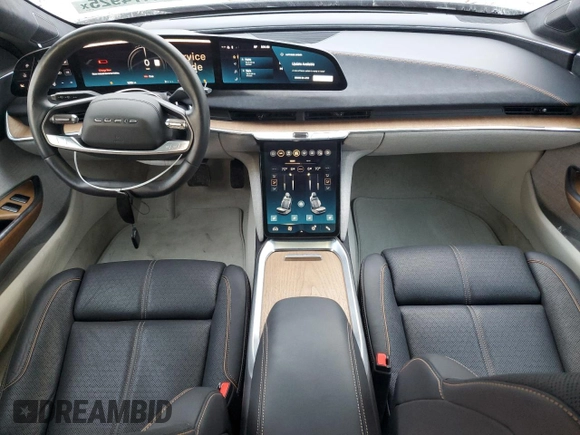 2023 Lucid Air Grand Touring z VIN 50EA1GBA4PA002253, wystawiony jako Copart lot #44174925 z przebiegiem 9760 mil mil oraz Tytuł czysty. Historia ofert i sprzedaży dostępna na DreamBid. Obrazek 8.