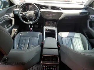 2022 Audi e-tron Sportback S line Premium z VIN WA11AAGE6NB023281, wystawiony jako Copart lot #51714255 z przebiegiem 44 719 mil mil oraz Czysty tytuł • Clean title. Historia ofert i sprzedaży dostępna na DreamBid. Obrazek 8.