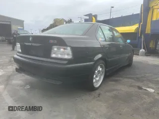 1998 BMW M3 z VIN WBSCD9325WEE09458, wystawiony jako Copart lot #48253425 z przebiegiem 254 162 mil mil oraz Czysty tytuł • Clean title. Historia ofert i sprzedaży dostępna na DreamBid. Obrazek 4.